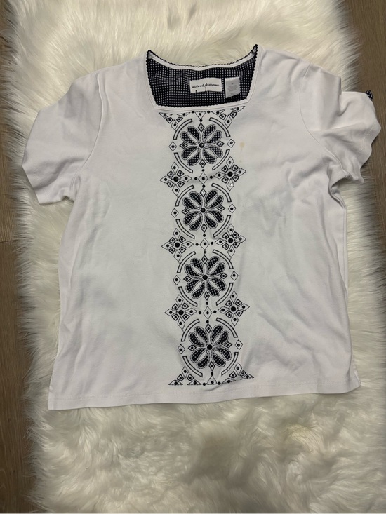 Alfred Dunner Tops - Alfred Dunner White Top with Navy Gingham Trim and Embroidered Medallion